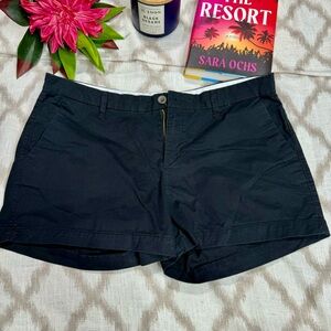 Black chino women’s shorts Old Navy